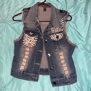 Forever21 Women’s Jean & Pearl Distressed Jacket - Size M